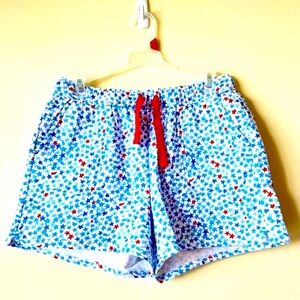 Vineyard Vine’s XS Star Shorts & White Top